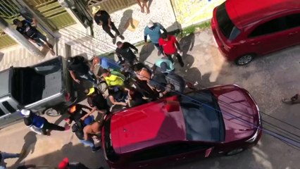 b'Candidato a vereador Sargento Silvano a9 hostilizado em rua de Bela9m'