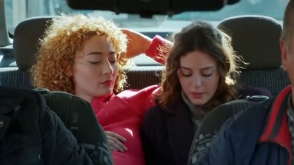 38. Estado Civil: Complicado (Iliski Durumu: Karisik), en español