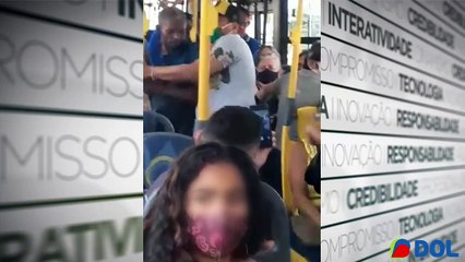 b'homem sem mascara cospe nos outros passageiros e e? expulso de coletivo'