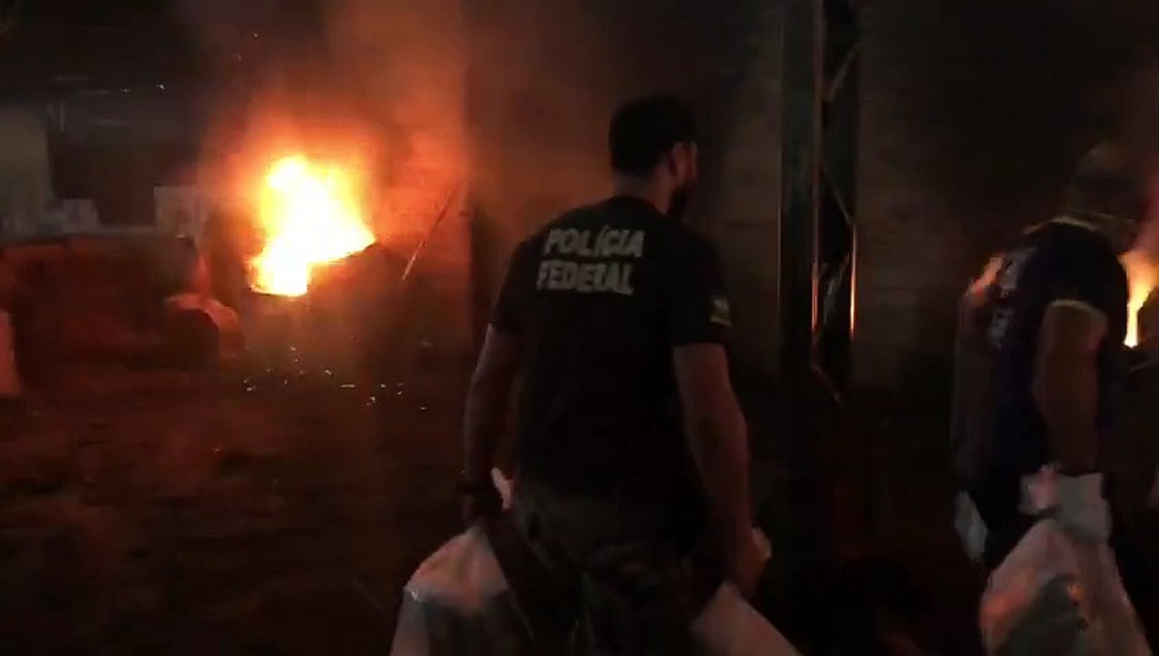b'2 toneladas de drogas incineradas '