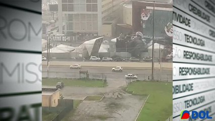 b'tumulto no shopping de bela9m'