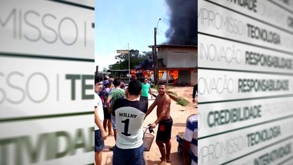 b'Vaddeos mostram pa2nico de pescadores que perderam tudo apb3s exploso no Amapa1'