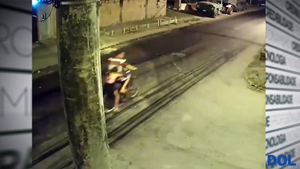 b'ca2mera registra homem levando criana7a para ser estuprada'