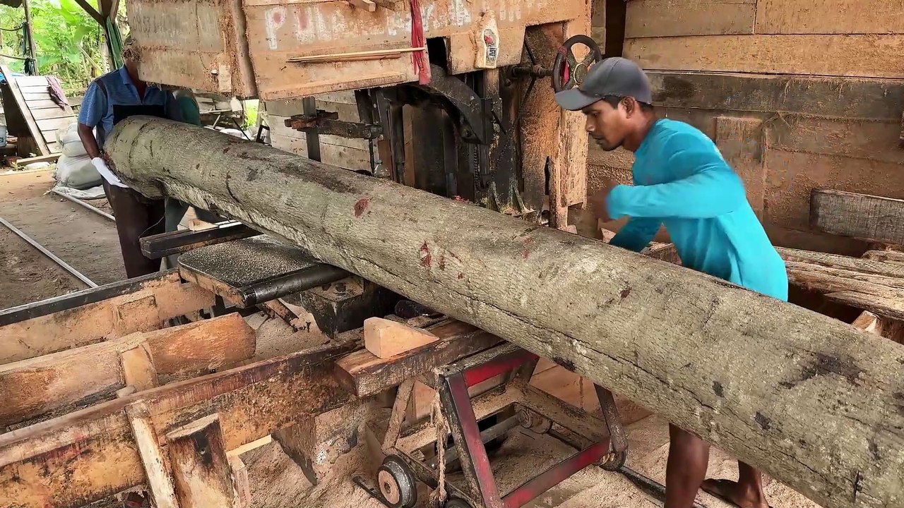 Sawing 5x7 Wood with Sawmill Machine Neat and Accurate Results