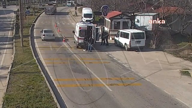 Amasya'da polis ekiplerince durdurulan ambulansta Afganistan uyruklu kaçak göçmen yakalandı