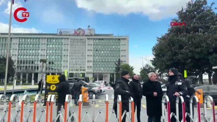 İstanbul Büyükşehir Belediye binası önünde güvenlik önlemi alındı