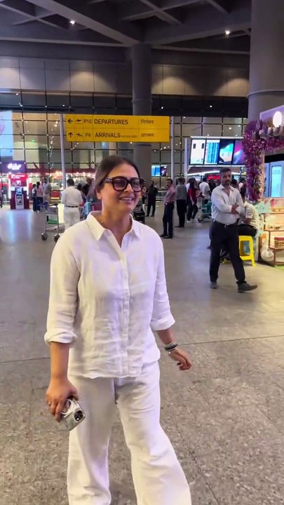 shilpa shirodkar Spotted at Airport