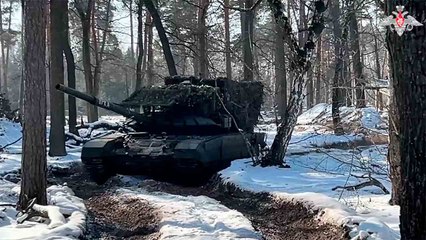 T-72B3M戦車のスナイパーミッション：航空偵察による正確な攻撃🎯