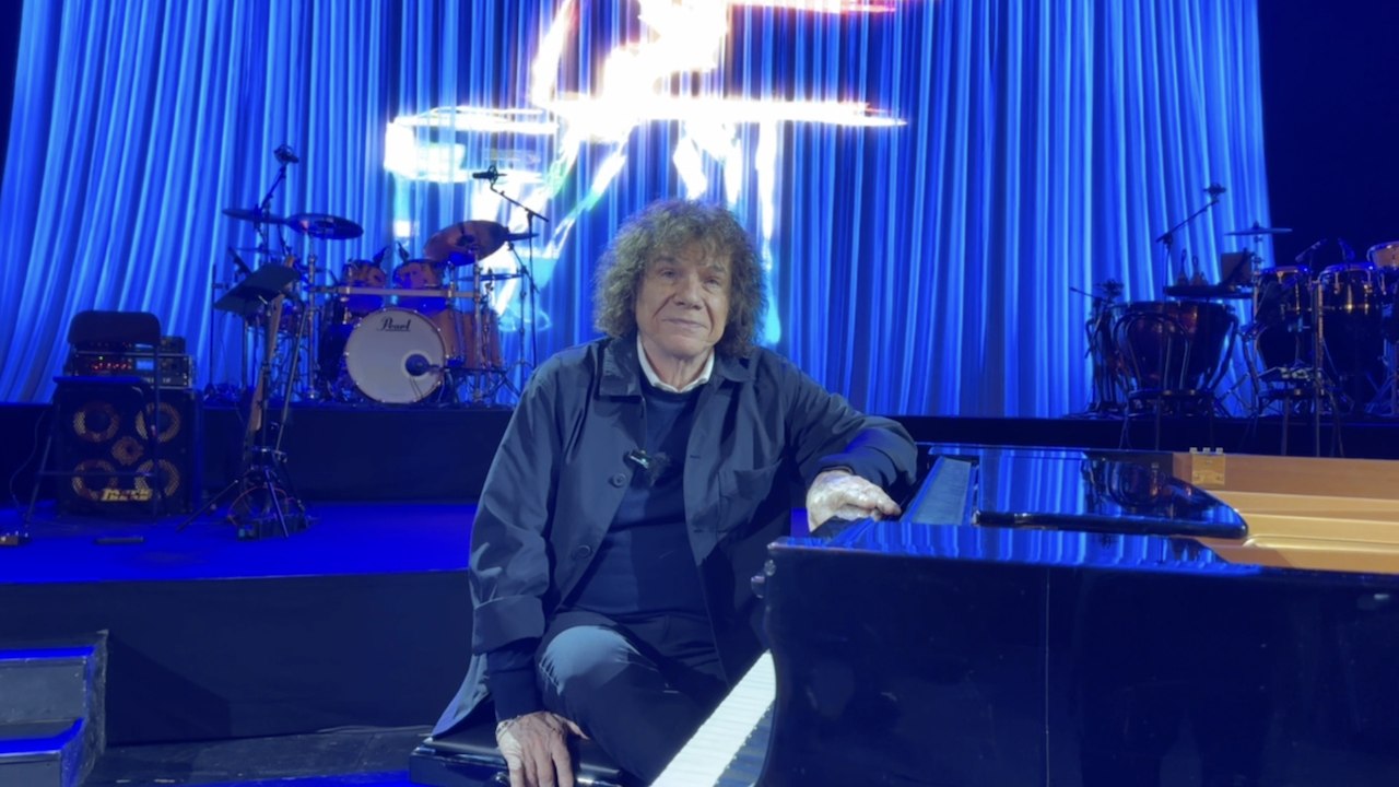 Riccardo Cocciante: «La musica mi ha invaso. Un artista rimane sul palco fino alla fine della sua vita»