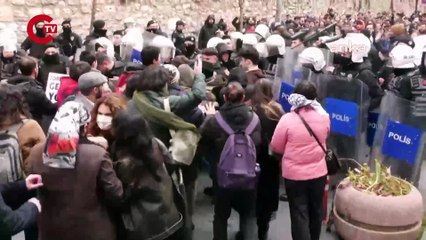 İmamoğlu'na destek eylemi yapan üniversite öğrencilerine polis şiddeti