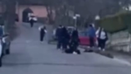 Pavullo, il video della spedizione punitiva con coltello di un gruppo di giovanissime