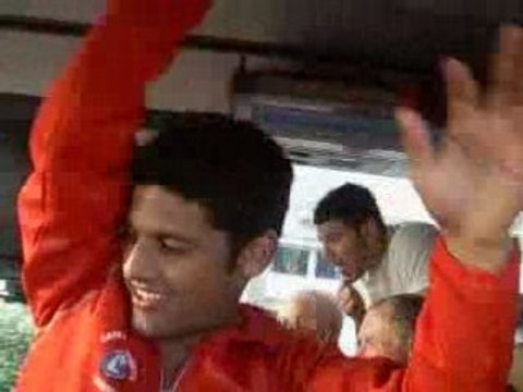 Retour finale armandie delire Danse ds le bus