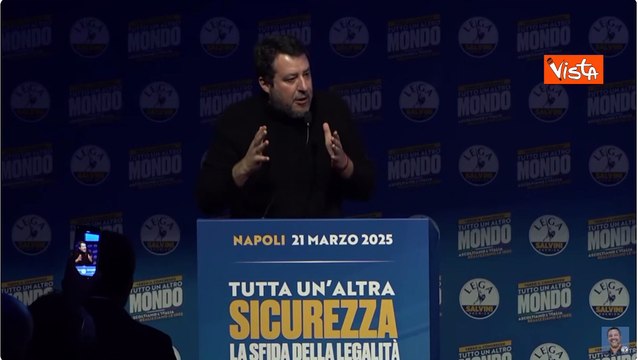 Salvini a Napoli: Non è possibile integrare fanatismo islamico. Se non ti piace San Gennaro torna a casa tua