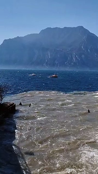 Sversamento di detriti sul lago di Garda