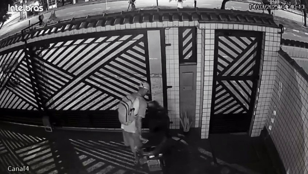 Ladrão invade prédio, tenta furtar moto em São Vicente mas é confrontado por populares e foge; VÍDEO - THMais - Você por dentro de tudo