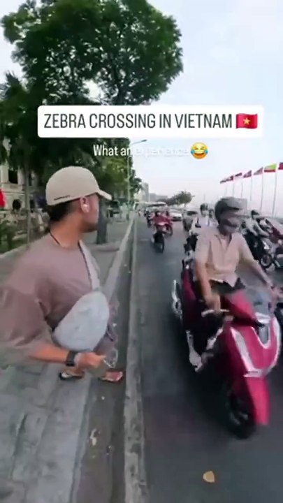 Comment traverser une route au Vietnam
