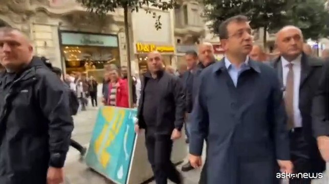 Turchia, gli studenti protestano contro l'arresto di Imamoglu