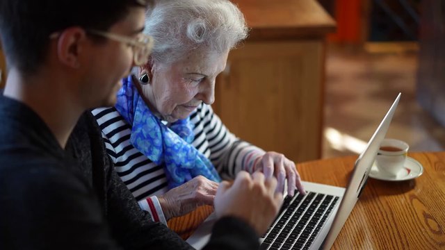 BONUS ANZIANI INPS 2025 OVER 80 REQUISITI E ISEE: Come funziona?