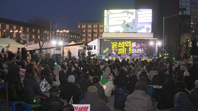 즉각 파면하라 ...탄핵 찬성 시민들, 판결 지연 비판 / YTN