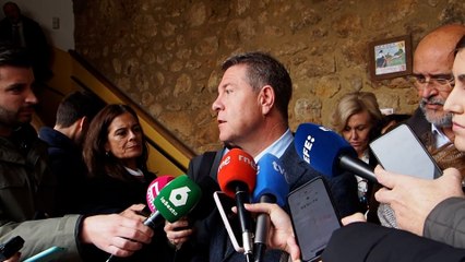 Page rechaza lecciones de quienes pactan con un "supremacista identitario" como Puigdemont