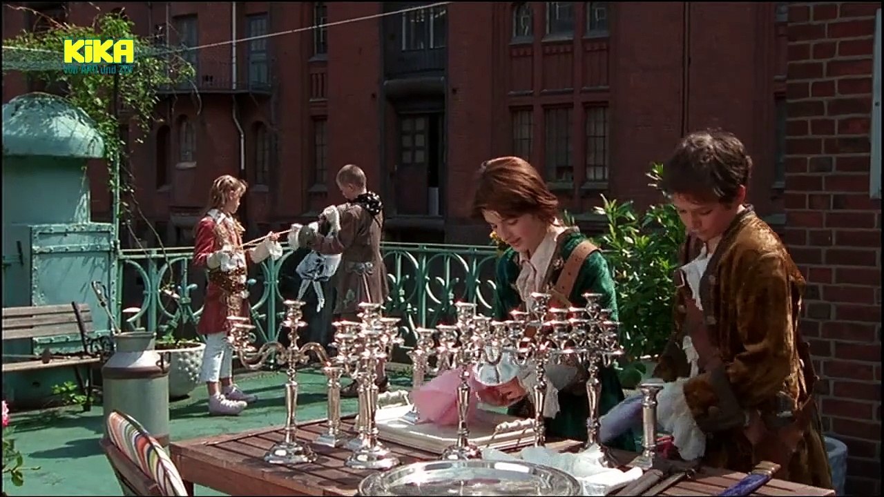 Die Pfefferkörner - Staffel 5, Folge 60. Die Kakerlakenbombe