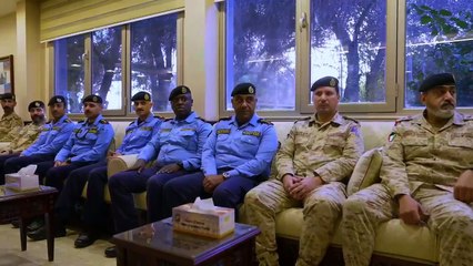 وزير الدفاع ووزير الداخلية بالإنابة يزور القوة البحرية ويشارك منتسبيها وجبة الإفطار: دعم القوات المسلحة ورفع كفاءتها