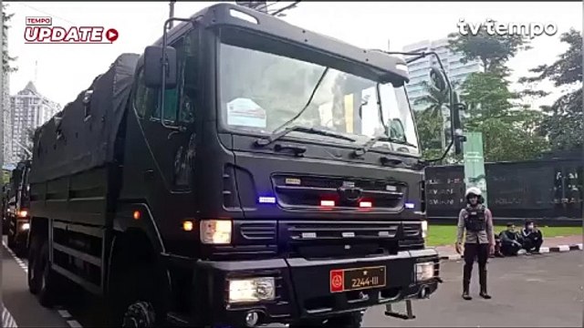 Gedung DPR Dijaga Tentara dan Polisi Menjelang Pengesahan RUU TNI Hari Ini