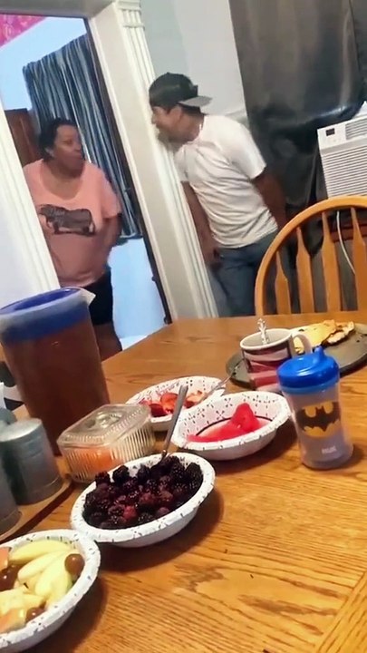 #scareprank #scarecam #scaring #prankvideos #pranks #funny