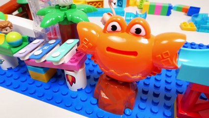 The Big Crab is Coming  [Blocks And Marbles]