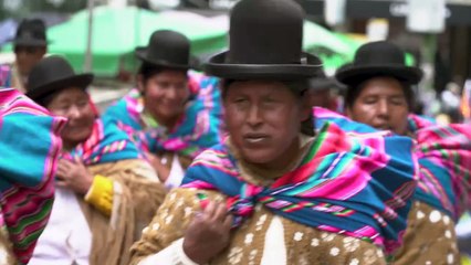 Miles protestan en Bolivia por escasez de dólares y combustible