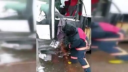 Sivas’ta iki yolcu otobüsü çarpıştı: 6 yaralı