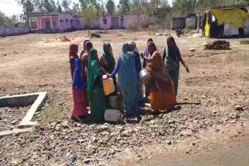 ग्रामीण क्षेत्रों में बूंद-बूंद पानी के लिए दिनभर भटकती है महिलाएं