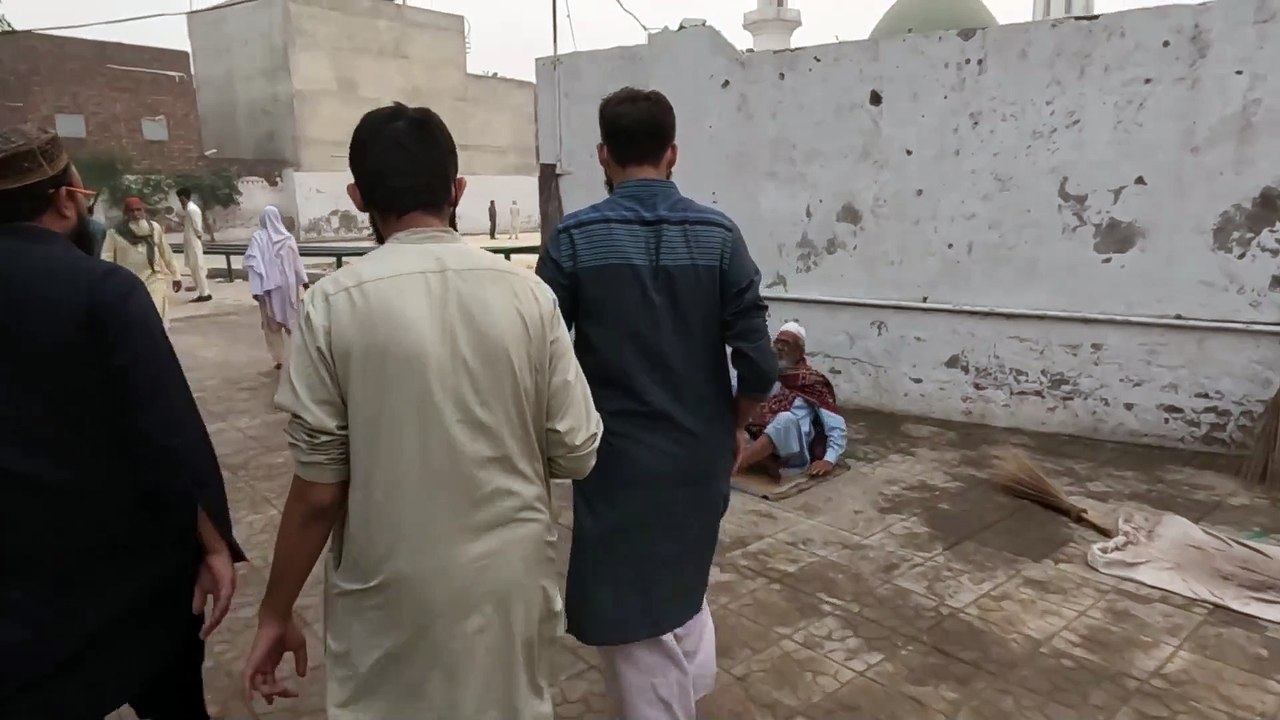 Molvi tableag for prayer namaz