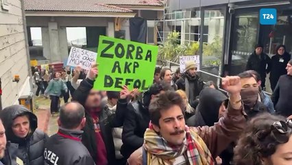 Galatasaray Üniversitesi öğrencilerinden diploma protestosu: Aylin Hoca yalnız değildir