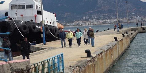 Yılın ilk “kruvaziyer” gemisi Alanya’ya demirledi