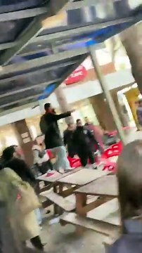 Ege Üniversitesi eylemleri esnasında ülkücü grup öğrencilere saldırdı