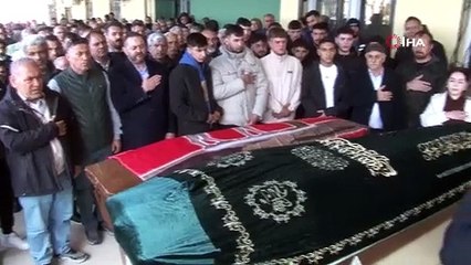 Çatıdan düşerek hayatını kaybeden baba oğul son yolculuğuna uğurlandı