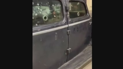 Así era un coche antibalas de la mafia de 1932 que contaba con agujeros para disparar desde dentro