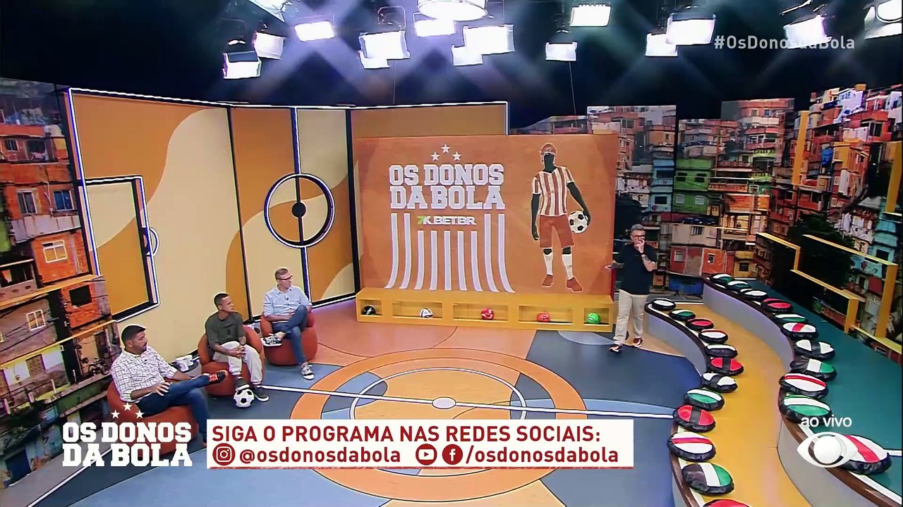Debate Donos: Desempenho de Memphis Depay no Corinthians é bom?