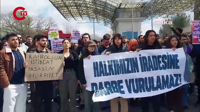 Dokuz Eylül Üniversitesi öğrencilerinden ‘Ekrem İmamoğlu’ protestosu