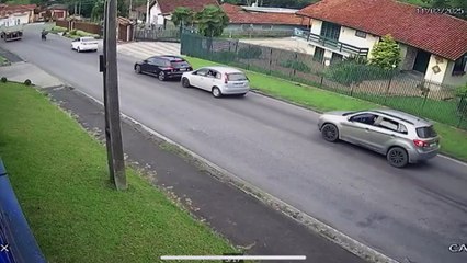 Homem é alvo de tentativa de sequestro em Colombo