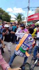​Pelea campal en medio de la fila por combustible en Montero
