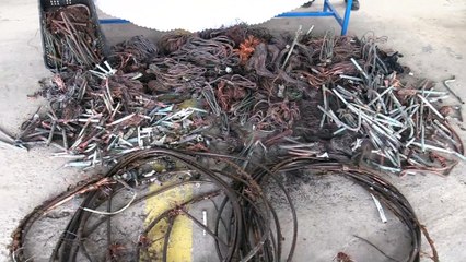 توقيف شخصين أعمارهما مابين 30 و 50 سنة حجز كوابل وأنابيب نحاسية قدر وزنها بـ 3 قناطير و نصف