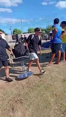 Gustavo Bou viene con donaciones a Bahía