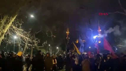 Saraçhane'deki protestoda ortalık karıştı: Yaralı polis memurları var!