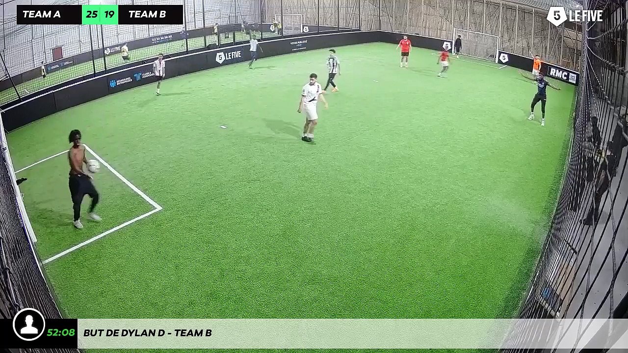 But de Dylan D - Team B