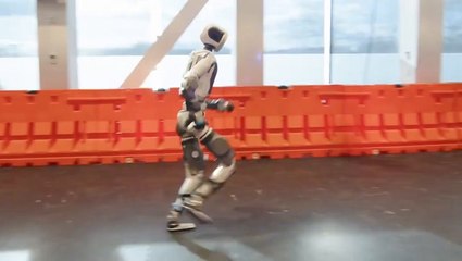 Boston Dynamics unveil next generation AI robot viewers fear is ‘the perfect soldier’