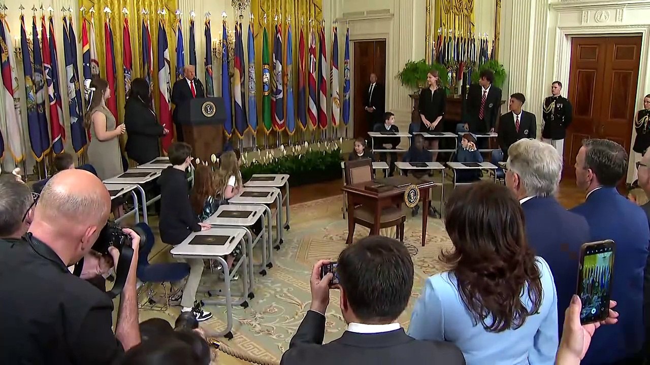 EUA: Fim do Departamento de Educação quer 'devolver a autoridade educacional aos estados'