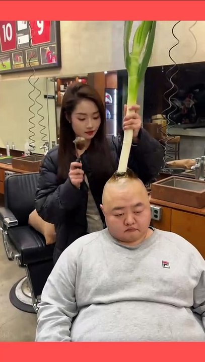 Amazing Hair Art: Barber Girl Creates Tree Design on Head! #HairArt #BarberSkills #CreativeHaircut #TreeDesign #HairTransformation #BarberGirl