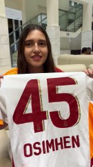 Victor Osimhen için Nijerya Milli Takım kampına geldi